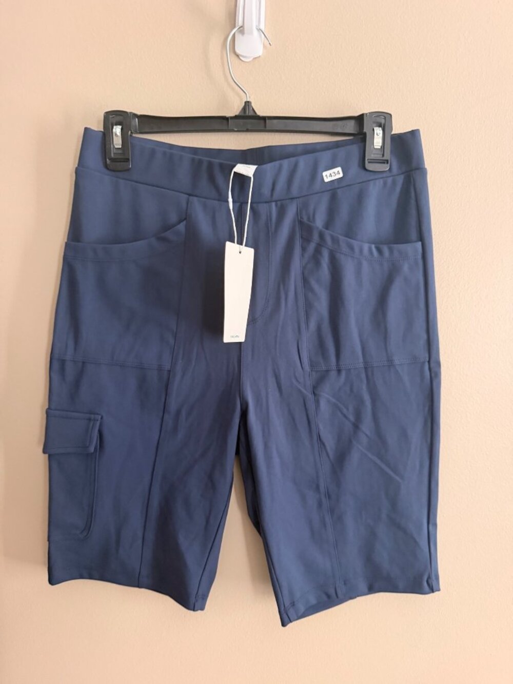 Halara L 9" Navy Blue Womens Shorts With Pockets Size L 7 hiking